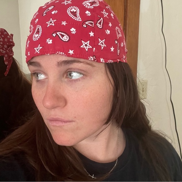 Red Paisley Bandana - Picture 1 of 6